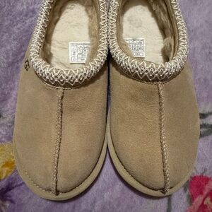 UGG Women's Cream Cozy Slippers